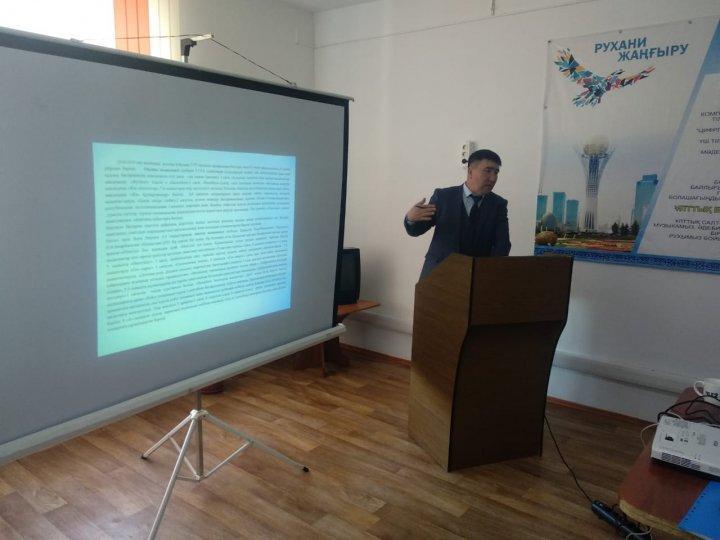 Мектеп директоры Валиев Бауыржан Абдуллаұлы 23.01.2019 жылы қамқоршылық кеңесінің алдында есеп берді.