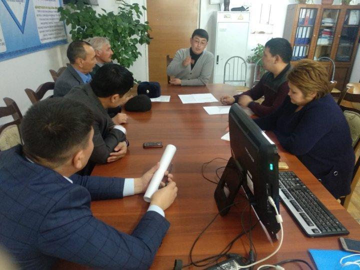 Мектеп директоры Валиев Бауыржан Абдуллаұлы 23.01.2019 жылы қамқоршылық кеңесінің алдында есеп берді.